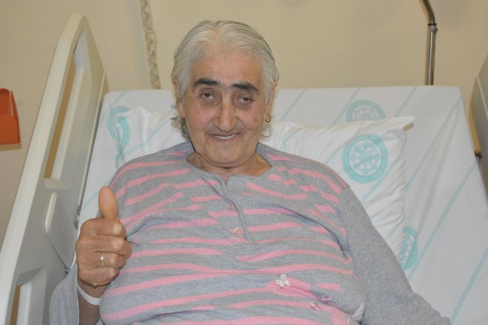 Sivas'ta nefes darlığı ile gittiği hastanede, karnından 10 kilo kitle çıkarıldı