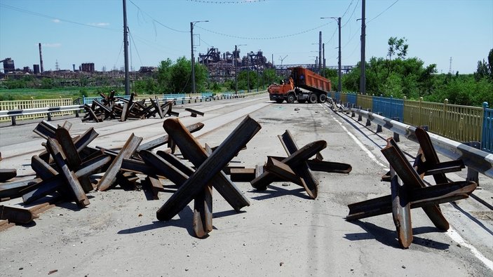 Ukrayna'da savaşın yıkıma uğrattığı Mariupol'de yeniden inşa başladı