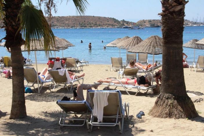 i Bodrum'da bayram öncesi trafik durma noktasında