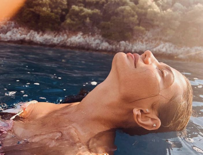 Demet Özdemir ıslak ıslak paylaştı! 'Deniz kızı mübarek'