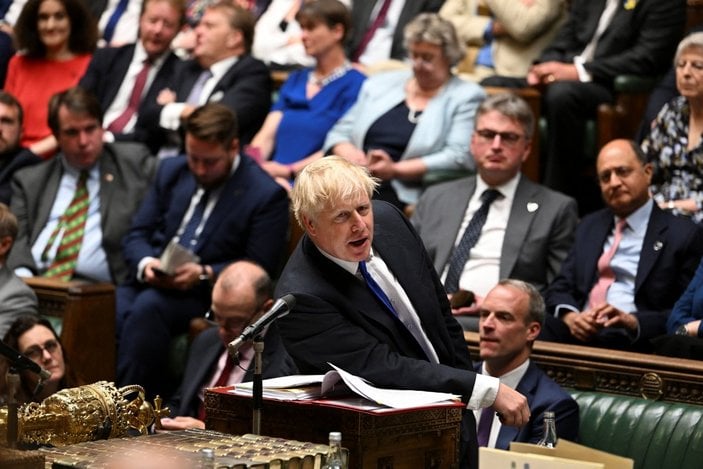 İngiltere'de Boris Johnson'a istifa çağrıları artıyor