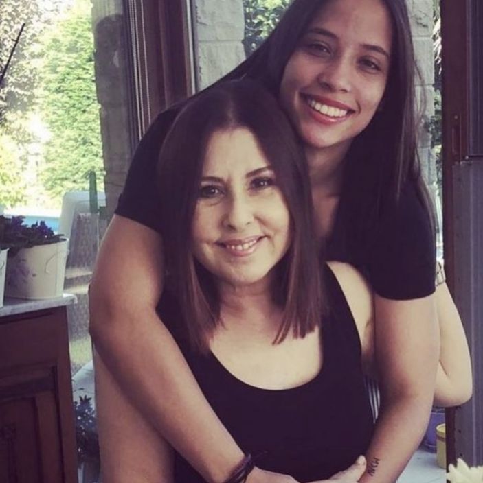 Evlat edinmişti! Nilüfer'in kızını görenler şaşırıyor...