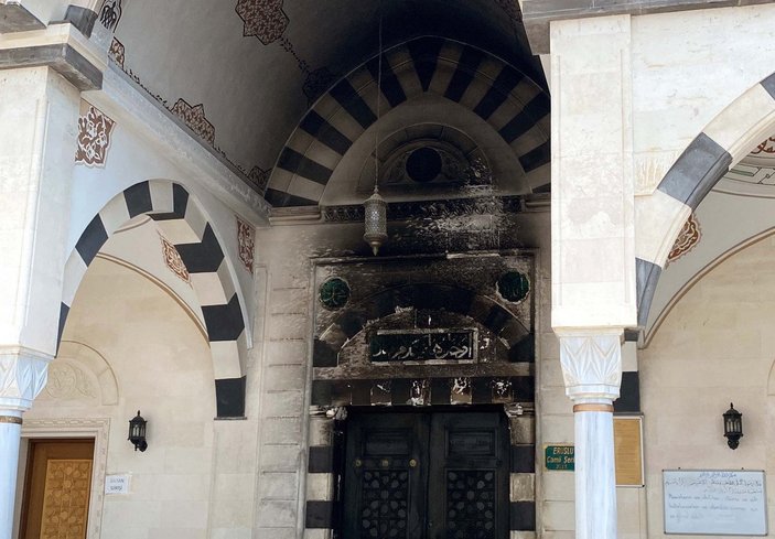 Gaziantep'te, cami kapısını yakan şahıs yakalandı