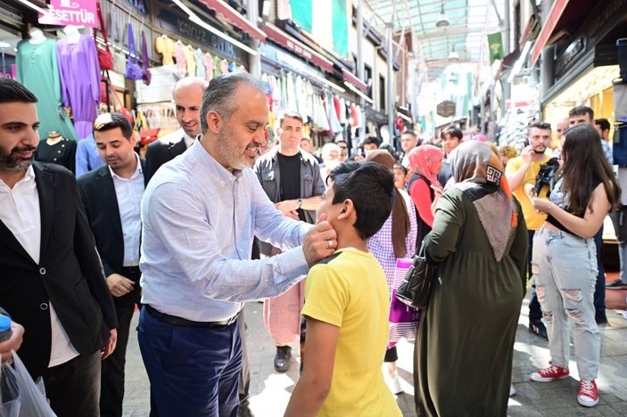 Bursa Büyükşehir Belediyesi'nden sosyal belediyecilik örneği: 25 bin aileye destek çeki dağıtıldı