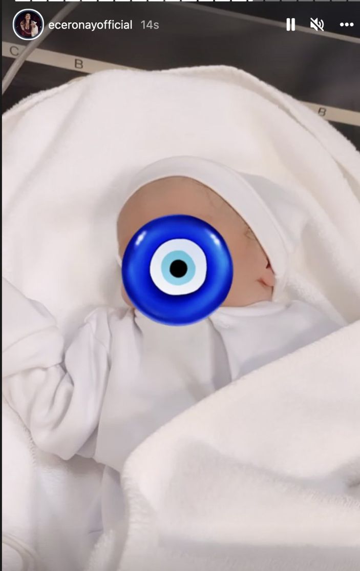 TikTok fenomeni Ece Ronay'dan sürpriz! Sarışın oğlu Miran bebek...
