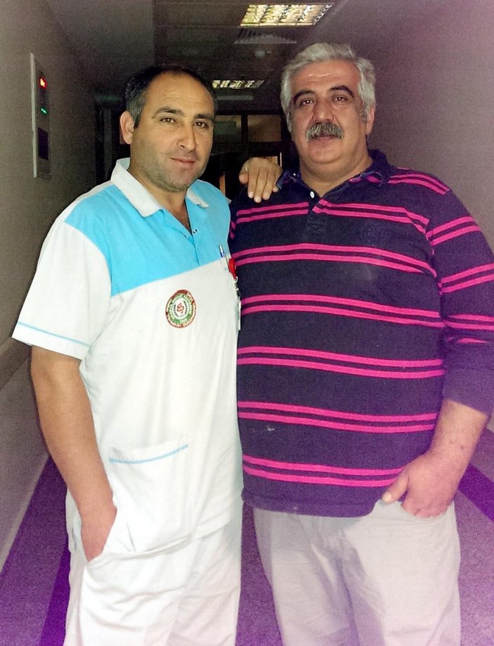 Isparta'da hasta taşırken kalp krizi geçiren ambulans şoförü yaşamını yitirdi
