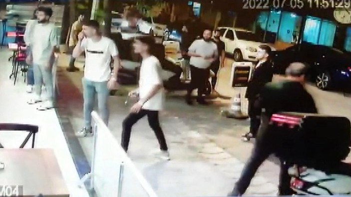 Avcılar'da, silahla iş yerini basıp çalışanlara saldırdılar
