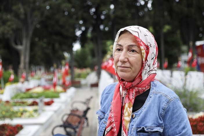 Edirnekapı Şehitliği'ni ziyaret eden aileler duygu dolu anlar yaşadı