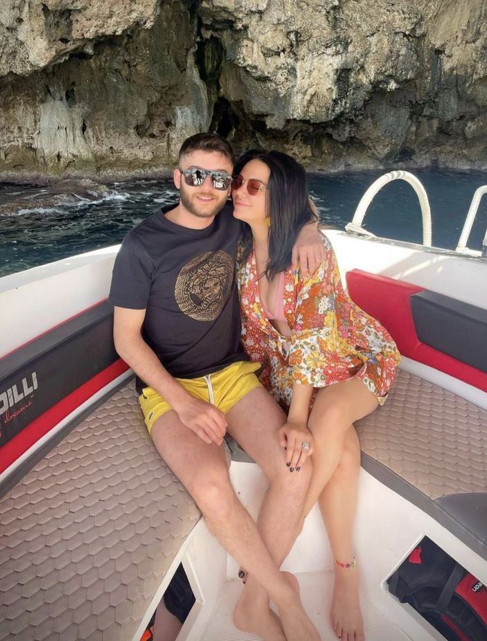 TikTok fenomeni Ece Ronay'dan sürpriz! Sarışın oğlu Miran bebek...