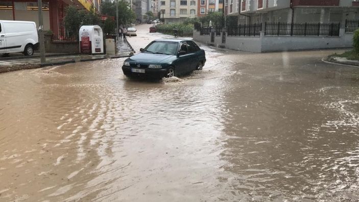 Bilecik'te etkili olan yağış hayatı olumsuz etkiledi