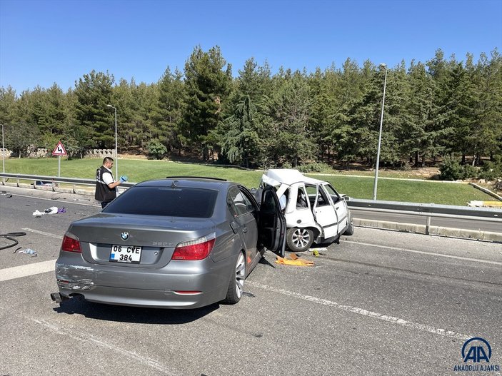 Denizli'de iki otomobilin çarpıştığı kazada 1 kişi öldü, 7 kişi yaralandı