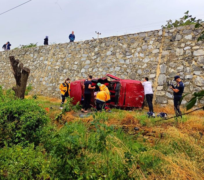Edirne'de otomobil şarampole yuvarlandı: 2 ölü, 2 yaralı
