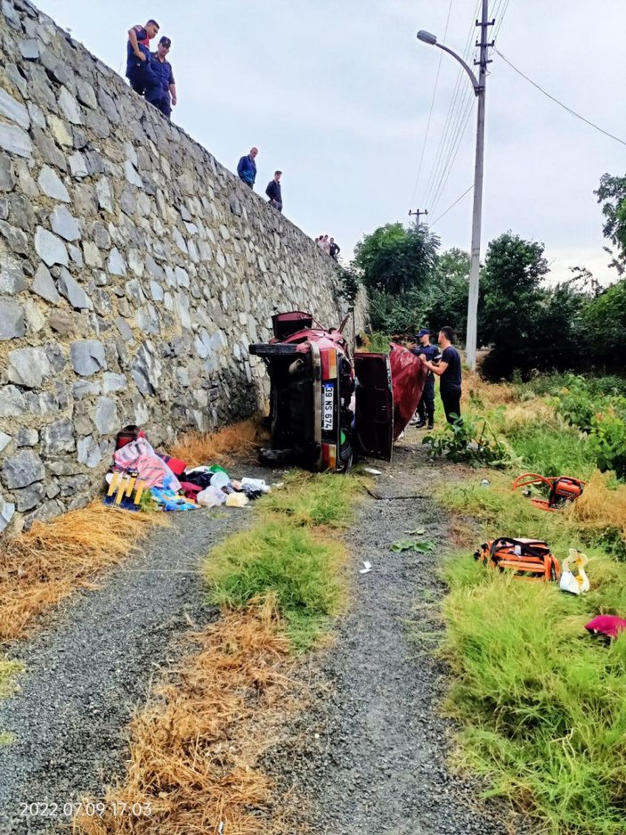 Edirne'de otomobil şarampole yuvarlandı: 2 ölü, 2 yaralı