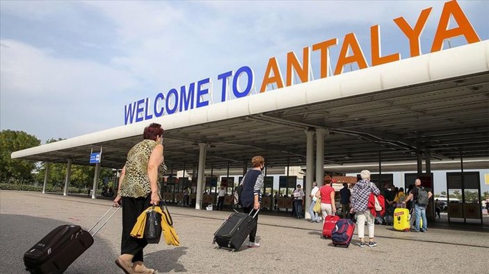 Antalya Havalimanı'nda yeni uçuş rekoru