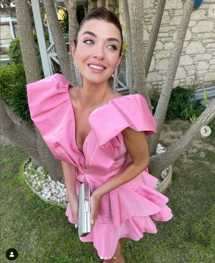 Kuzey'in Yıldız'ı kısacık elbise giydi, gören vuruldu! 'Seni yiyebilir miyim?'