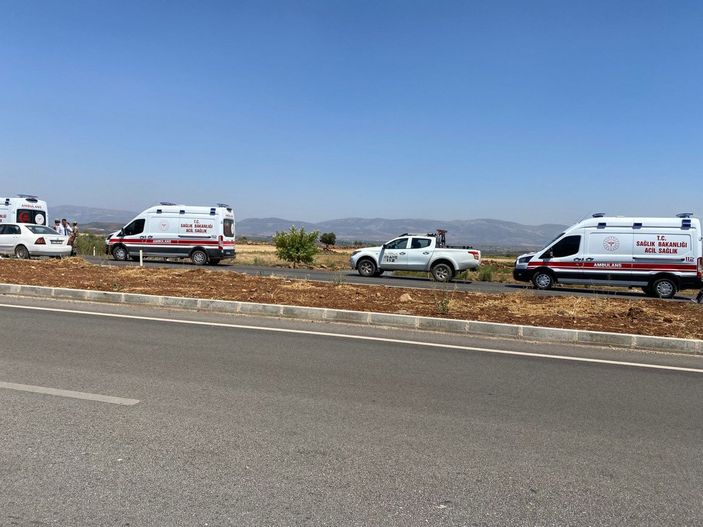 Hatay'da otomobil hurdaya döndü: 4 ölü, 2 yaralı