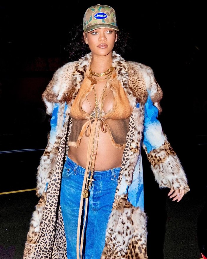 Rihanna’nın başörtülü kombini