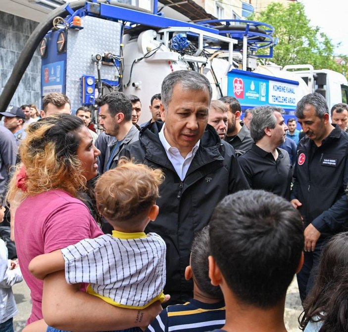 AK Parti sel felaketi sonrası sahaya indi, CHP rahatsız oldu