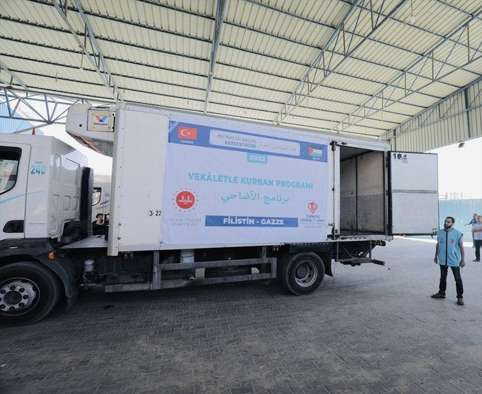 TDV, Gazze'de ihtiyaç sahibi 13 bin aileye kurban eti dağıttı
