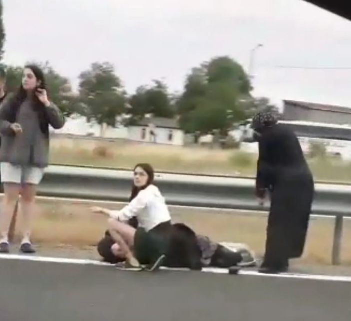 i Tekirdağ'da hafif ticari araca kamyon çarptı