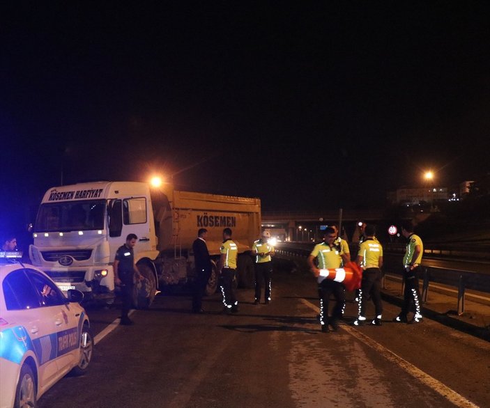 Bayram yolundaki kazalarda 25 kişi hayatını kaybetti