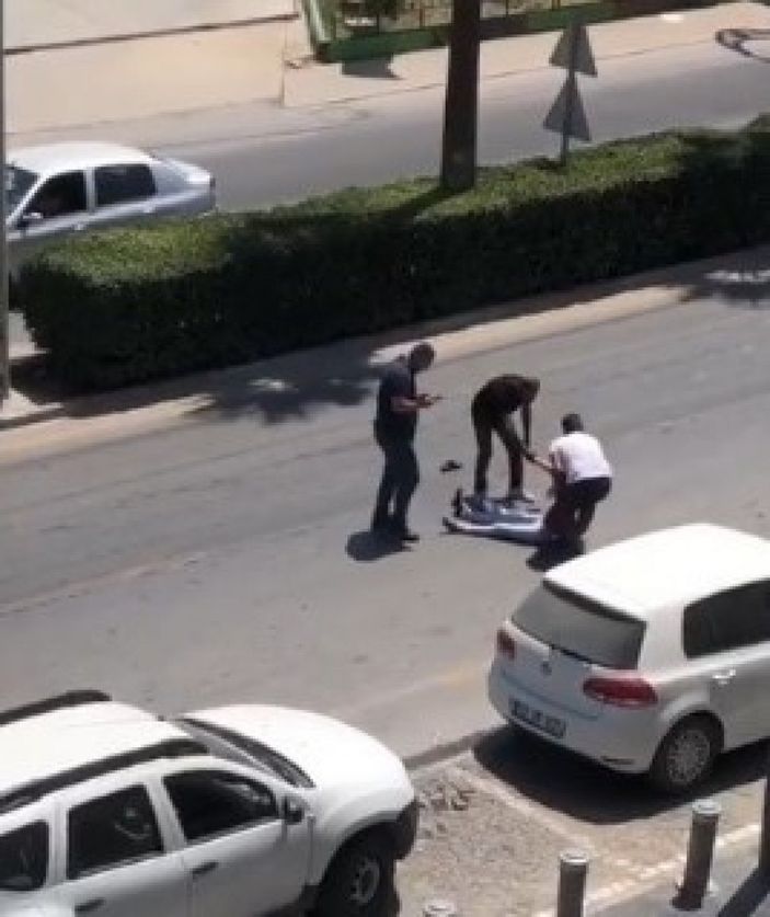 Mersin'de minibüsten düşen kadın hayatını kaybetti