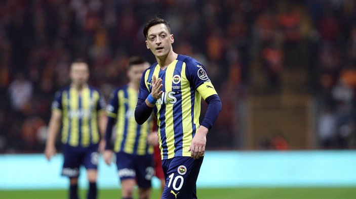 Fenerbahçe, Mesut Özil ile yolları ayırdı