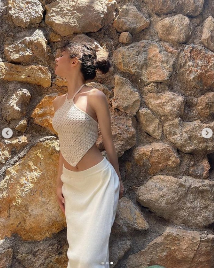 Kardeşlerim'in Asiye'si duvara yaslandı, verdiği pozu olay oldu! 'Bir sağdan bir soldan..'