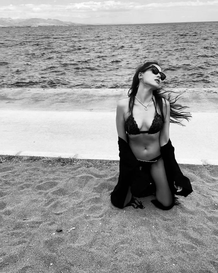 Baba'nın Elif'i Dilara Aksüyek kumsalda diz çökünce...'Yaptın yine yapacağını'