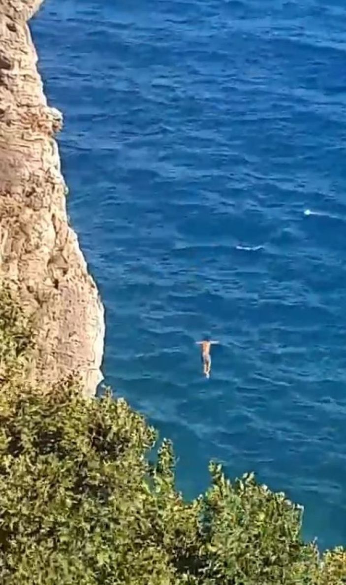 Antalya'da falezlerden atlayan genç: Atlamazsan adam değilsin dediler