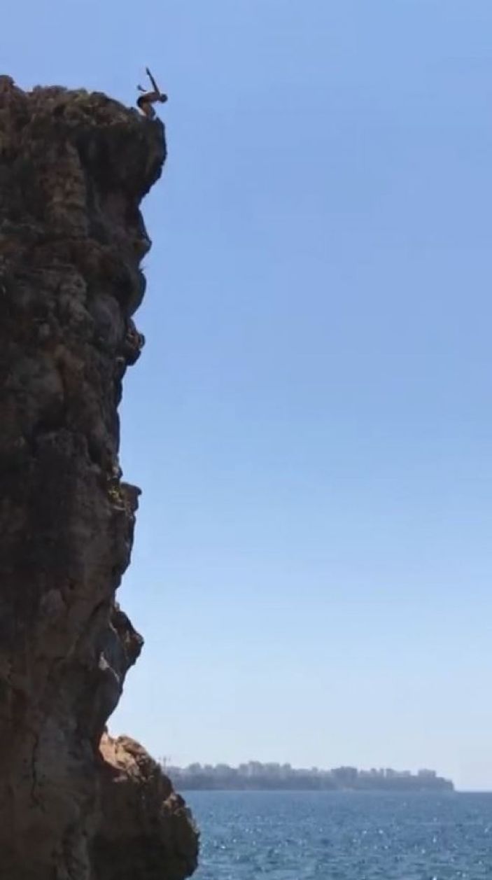 Antalya'da falezlerden atlayan genç: Atlamazsan adam değilsin dediler
