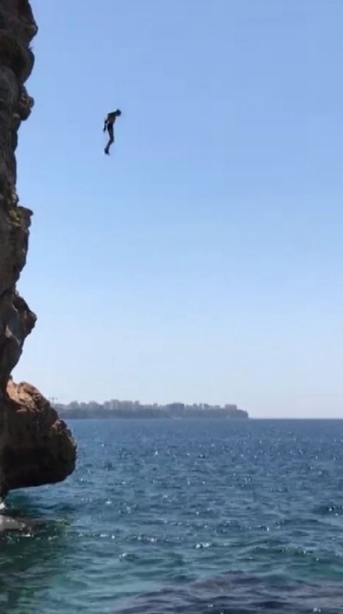 Antalya'da falezlerden atlayan genç: Atlamazsan adam değilsin dediler
