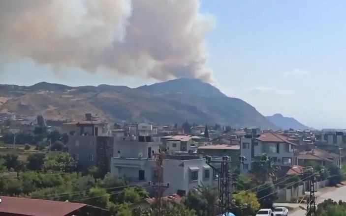 Hatay'da makilik alanda çıkan yangın söndürüldü