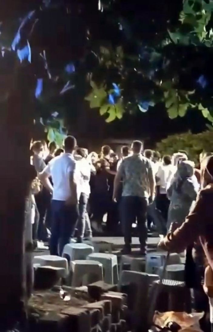 Sakarya'daki asker eğlencesinde ayağa basma kavgası