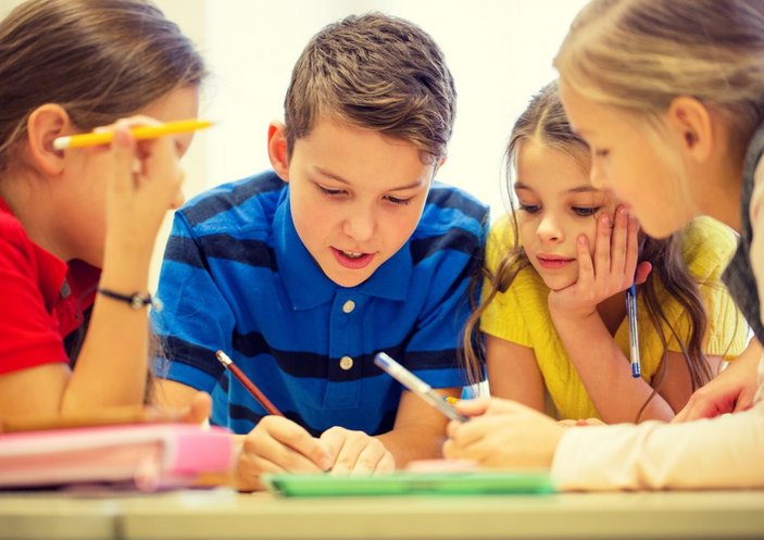 Uzmanlar uyarıyor: Yaz aylarında çocukların zeka seviyesi yazarak gelişsin