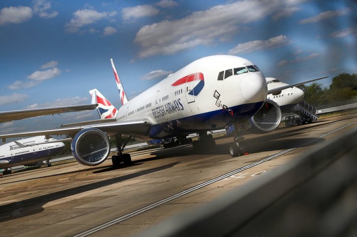 İngiltere'de uçak bileti satışına sınırlama getirildi