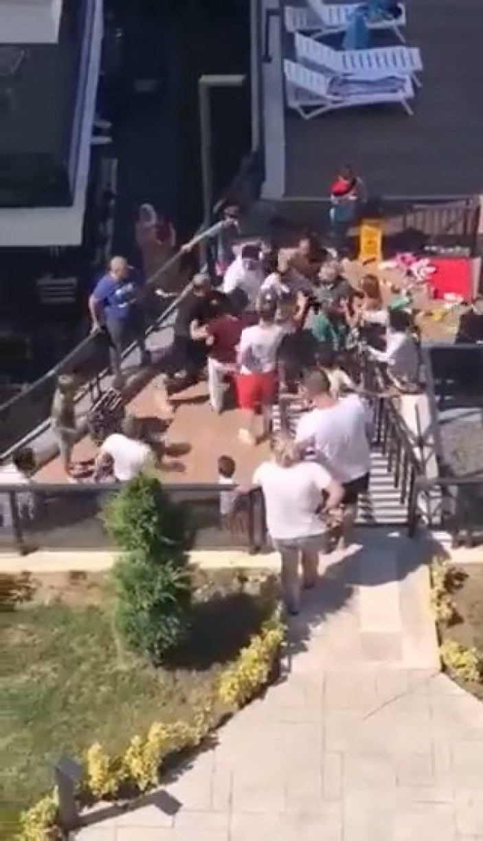 Bursa'da site sakinleri arasında havuza girme kavgası çıktı