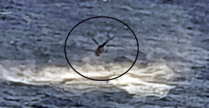 i Yunanistan’da yangın söndürme helikopteri denize düştü