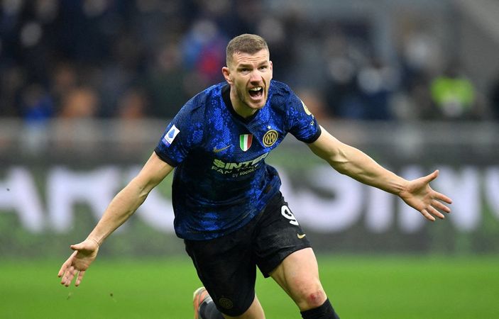 r Dzeko'ya 36 yaşında yeniden Premier Lig fırsatı