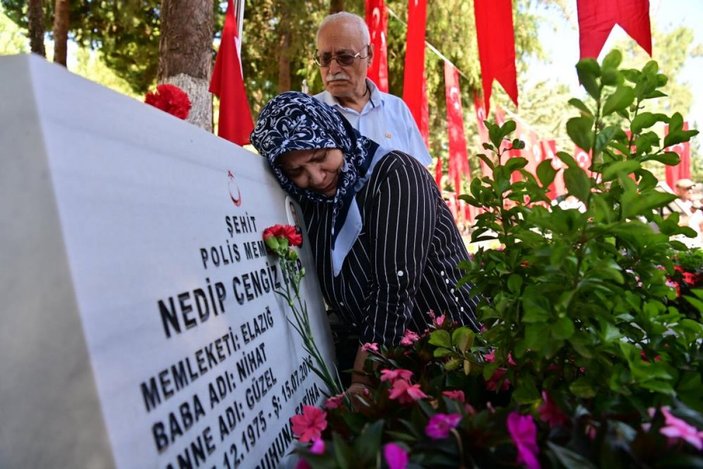 Aydın'da 15 Temmuz şehidi mezarı başında anıldı