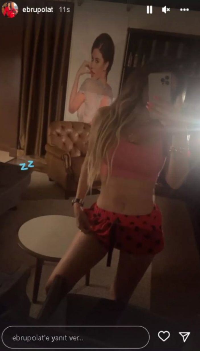 Ebru Polat mini şortuyla 'İyi geceler' diler.. Sosyal medyayı sallayan kare!