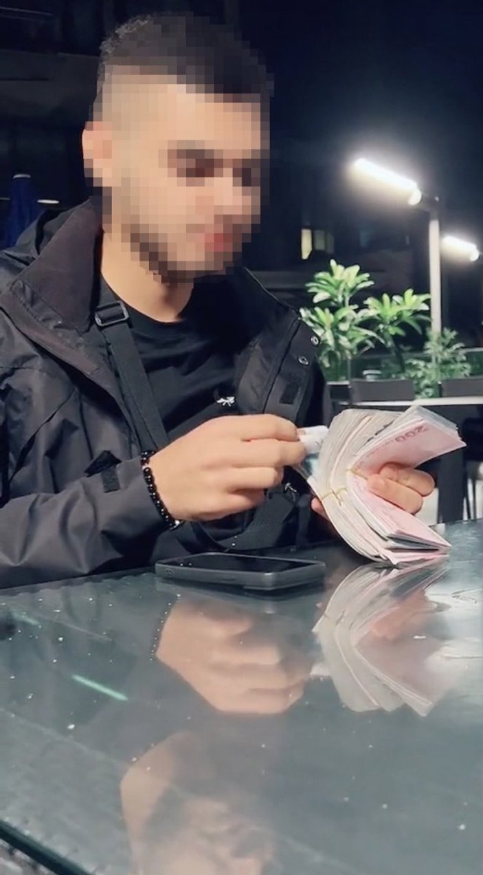 Beyoğlu'nda, pencereden sahte dolar fırlatan turist yakalandı