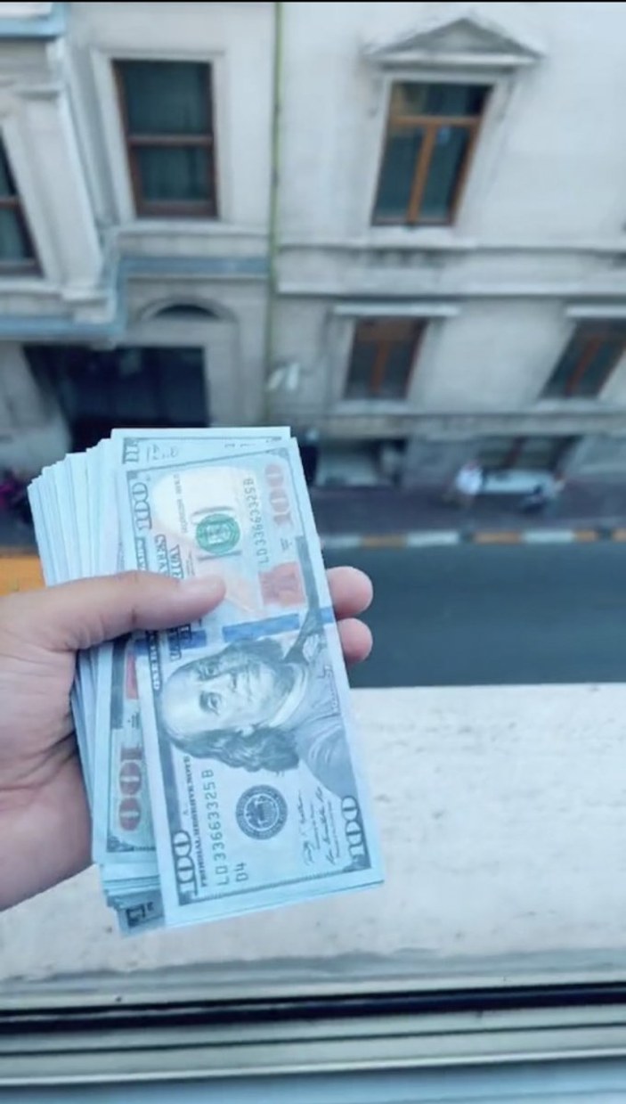 Beyoğlu'nda, pencereden sahte dolar fırlatan turist yakalandı