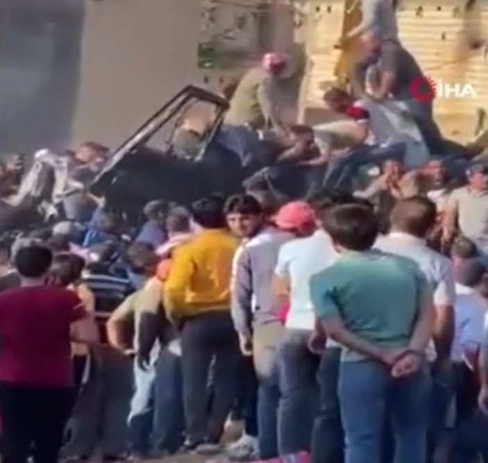 Lübnan'da taş yüklü kamyon araca çarptı: 7 ölü