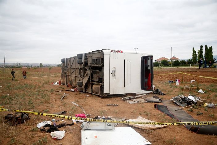Kayseri'de tur otobüsü şarampole devrildi
