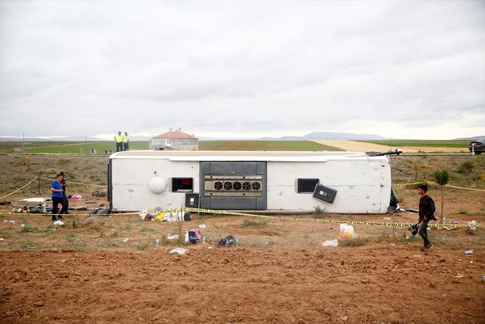 Kayseri'de tur otobüsü şarampole devrildi