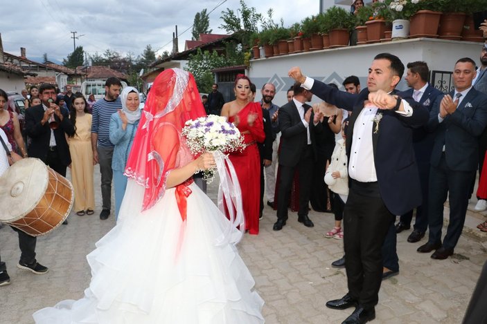 Amerikalı gelin Acaru, Amasya'da dünyaevine girdi