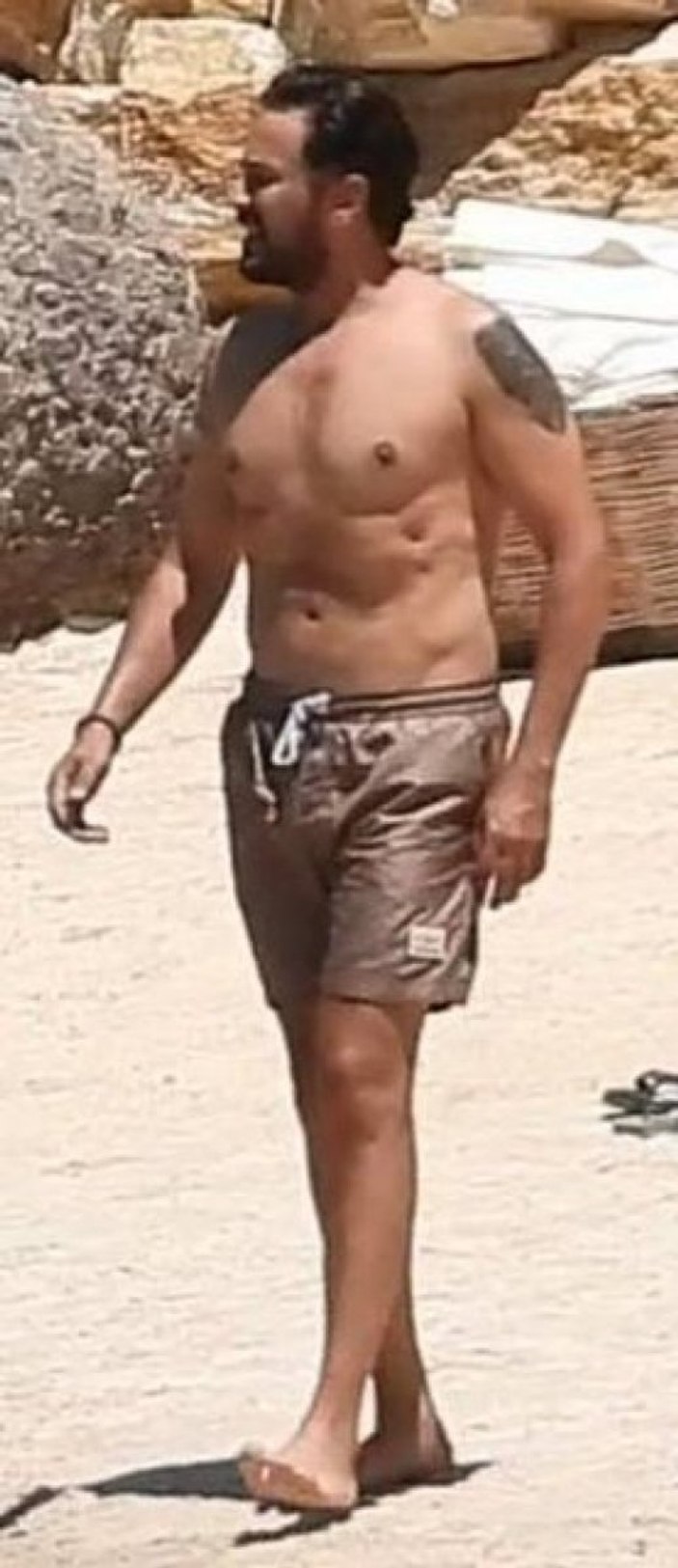 Emre Altuğ yeni projesi için 12 kilo verdi! Fit hali beğeni topladı!