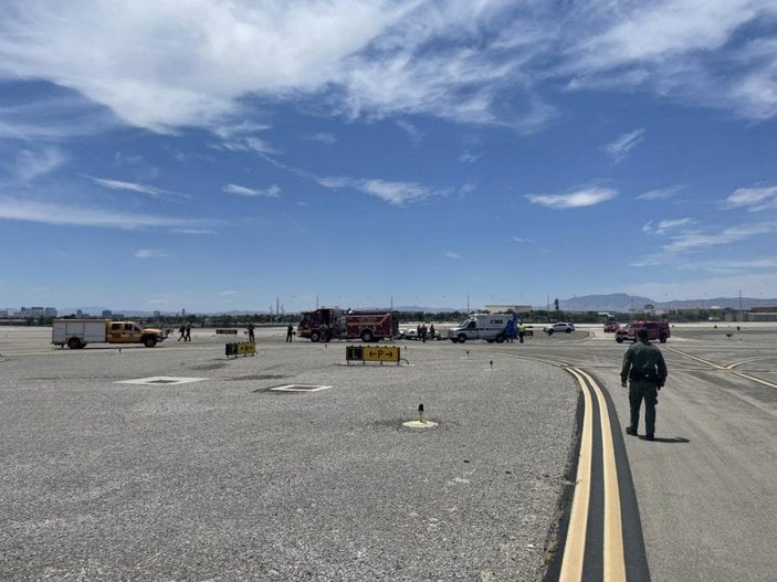 ABD'de havalimanında uçaklar çarpıştı