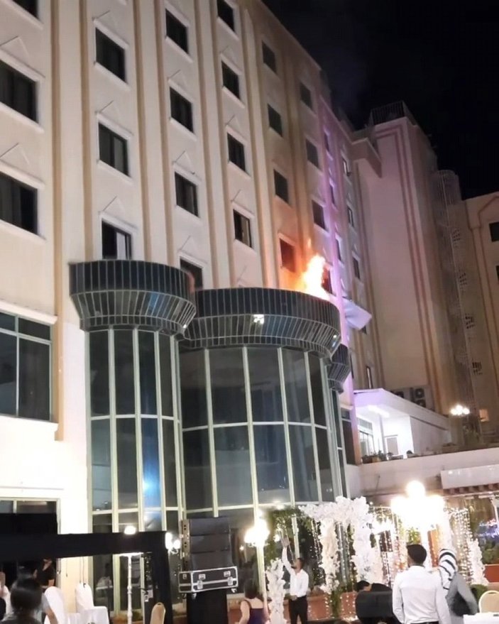 Tuğba Özay düğün için kaldığı otelde yangından son anda kurtuldu